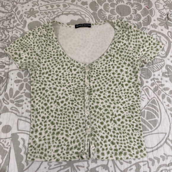 Green Cheetah Print Top - Picture 1 of 4